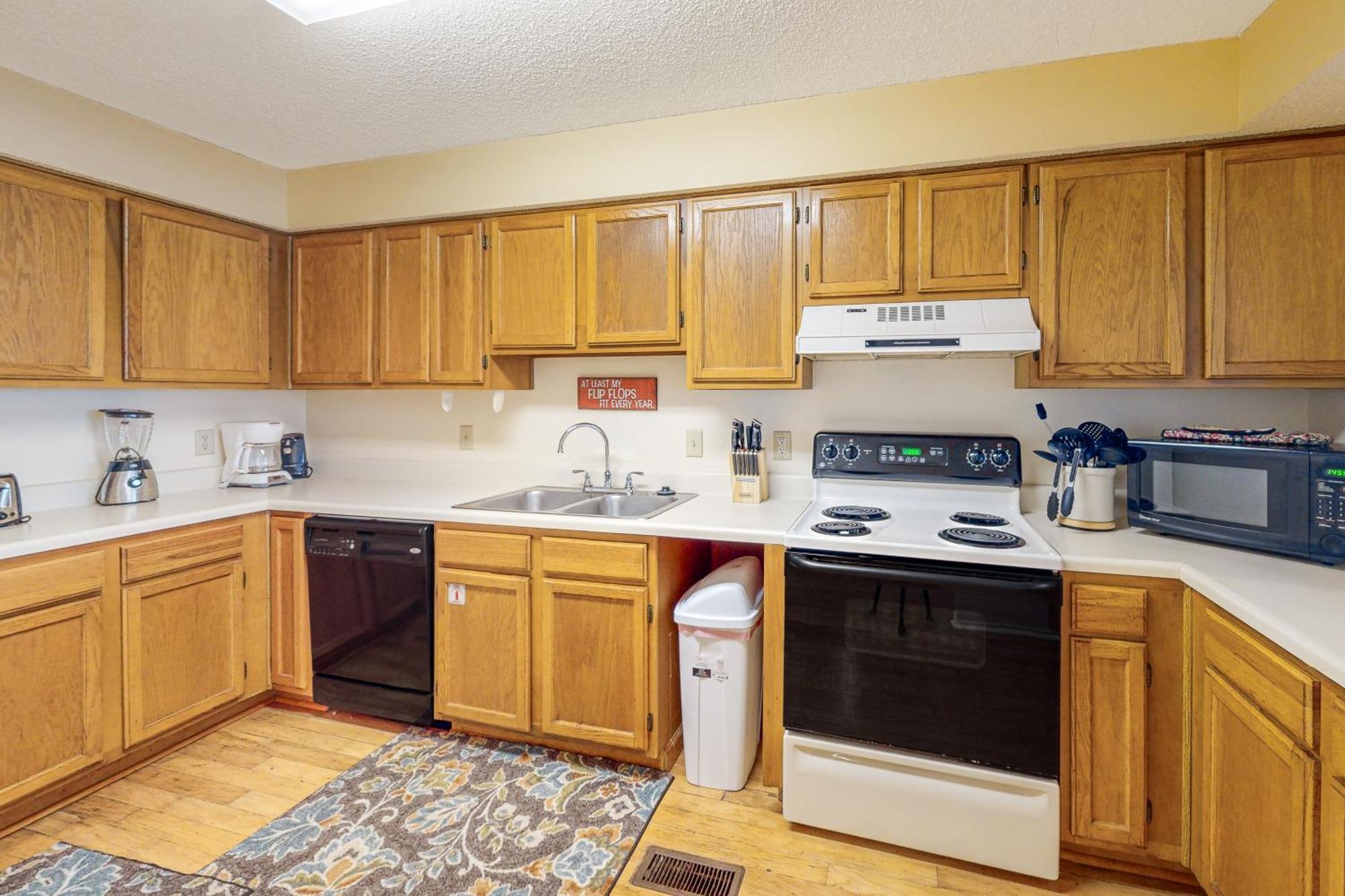 Sea Oats E106 Apartment *